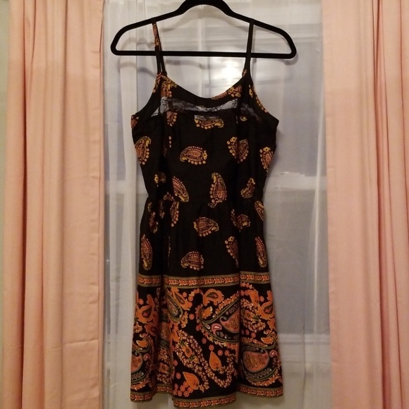 American Rag Black/Orange Paisley dress *POCKETS!* - Picture 5 of 11